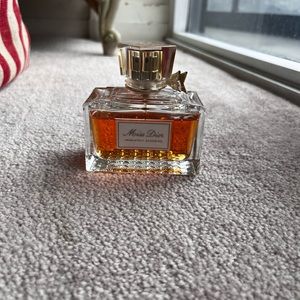 Miss Dior Absolutely Blooming perfume